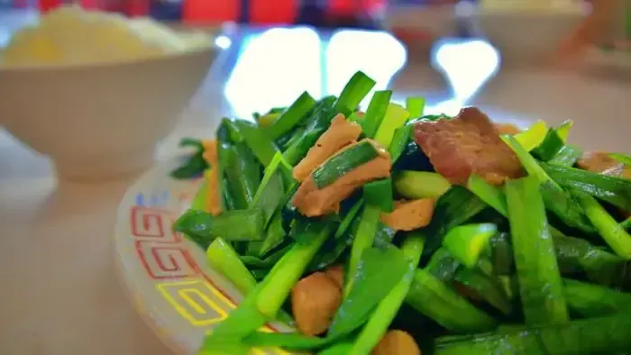 Nikenme Hanten: Katsuragi's Signature Garlic-Chive Stir-Fry Lunch